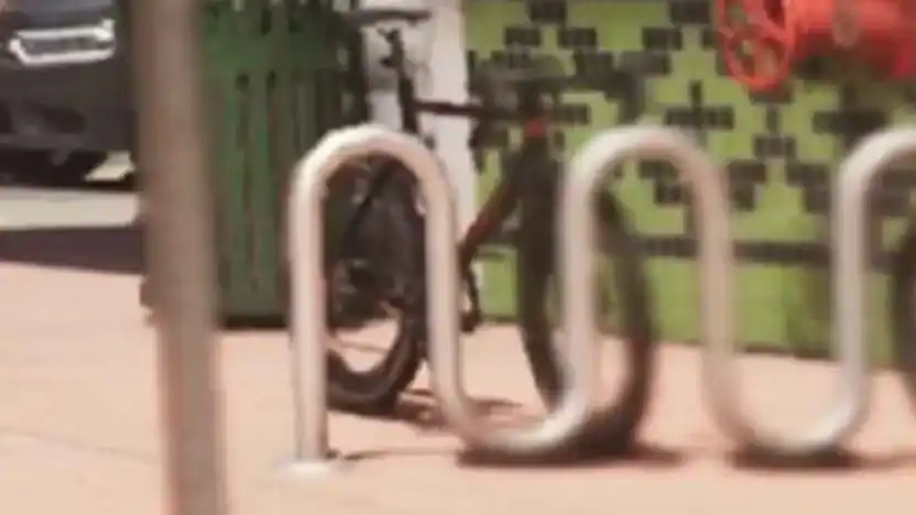 Endurex Race Bike design comparison image; not a GTA VI gameplay screenshot